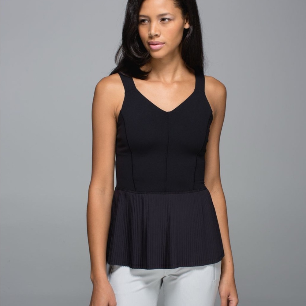 Lululemon black peplum top size 2 tank v neck pleated